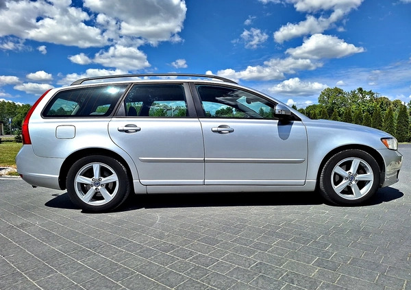 Volvo V50 cena 22900 przebieg: 250000, rok produkcji 2010 z Bełżyce małe 254